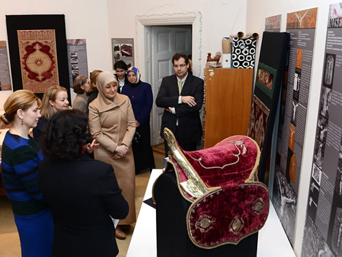 First Leydiler Sanat Müzesini Gezdi